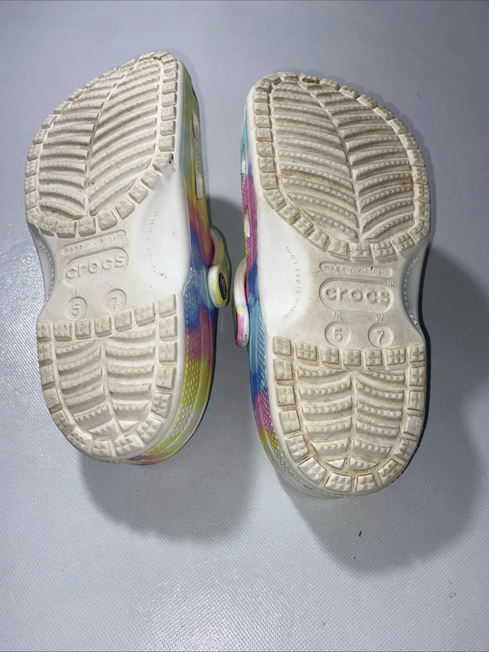 GOOD Unisex Classic Clog Tie-Dye Crocs Size 5 Men 7 Women